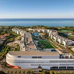 W Algarve Αλμπουφέιρα