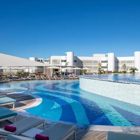 W Algarve البوفيرا